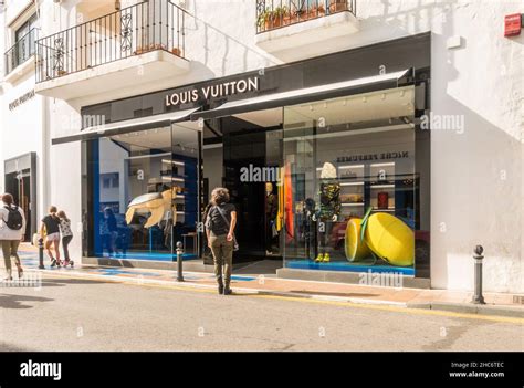 Find Louis Vuitton Stores in Spain .